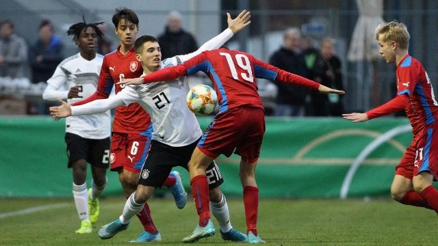 U 16 Junioren Unterliegen Danemark Im Ersten Test